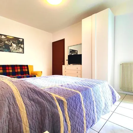 Hola Lighthouse Апартаменты