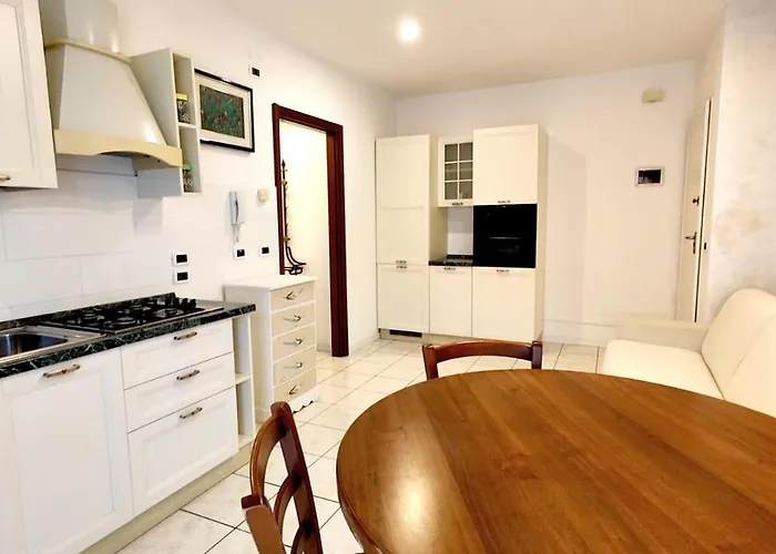 Hola Lighthouse Апартаменты Лидо-ди-Езоло